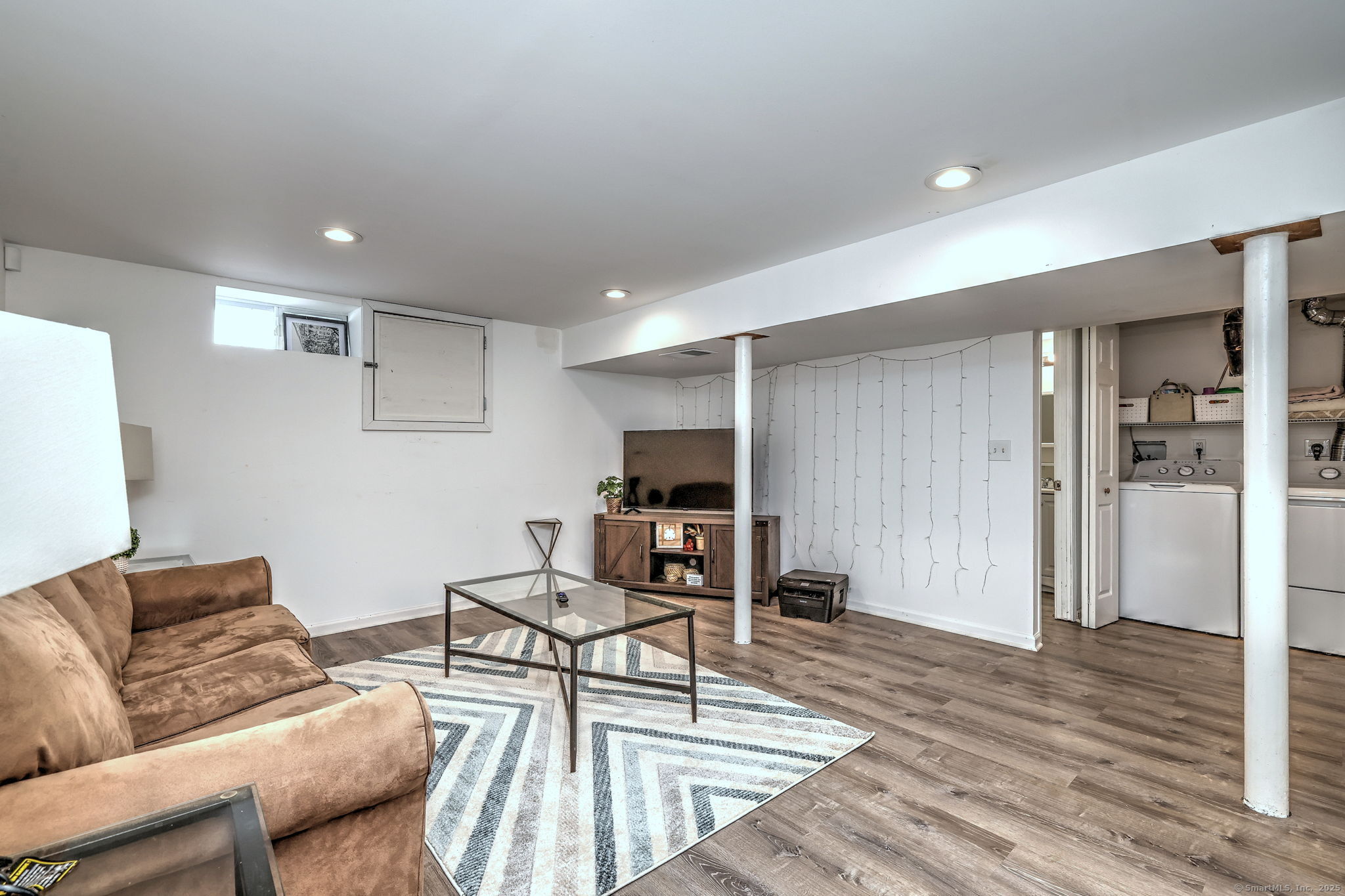 25 Broadway Bridgeport CT 06606