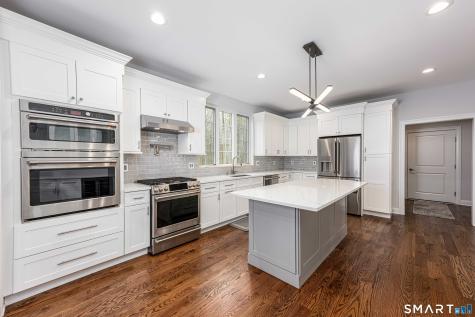 19 Tamarack Lane Guilford CT 06437
