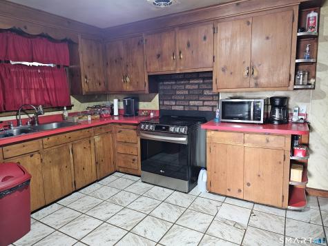 849 Wintergreen Avenue Hamden CT 06514
