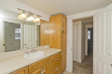 1095 South Grand Street Suffield CT 06093