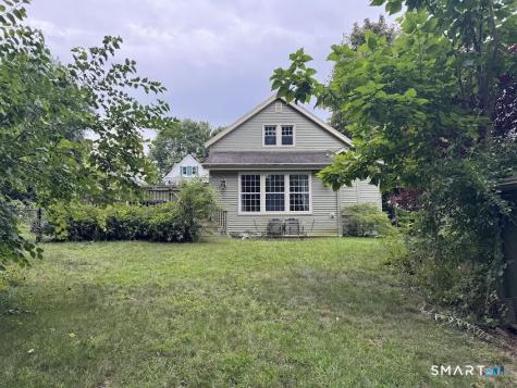 11 Grant Avenue Enfield CT 06082