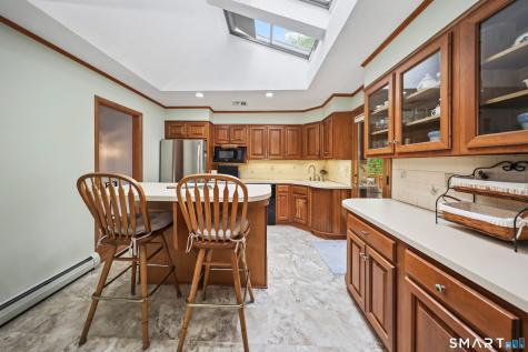 123 Evelyn Drive Naugatuck CT 06770