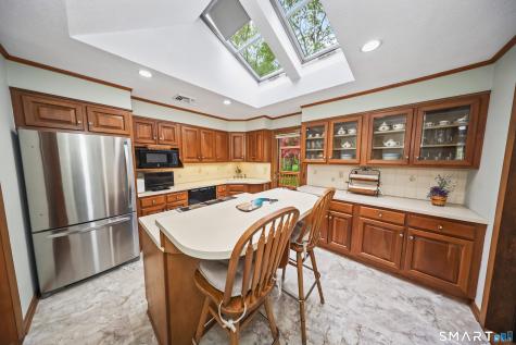 123 Evelyn Drive Naugatuck CT 06770