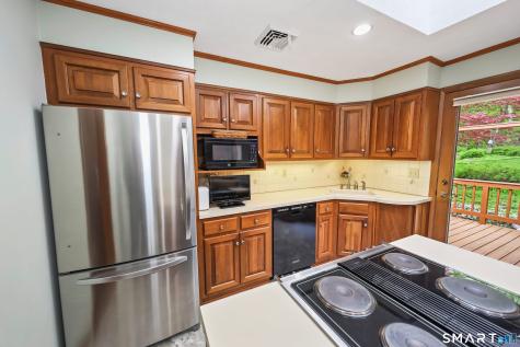 123 Evelyn Drive Naugatuck CT 06770