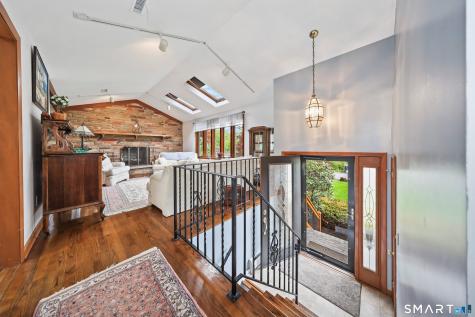 123 Evelyn Drive Naugatuck CT 06770