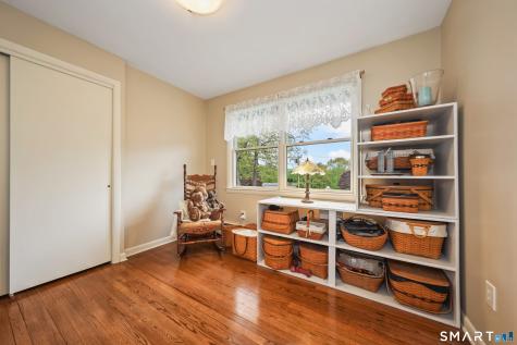 123 Evelyn Drive Naugatuck CT 06770
