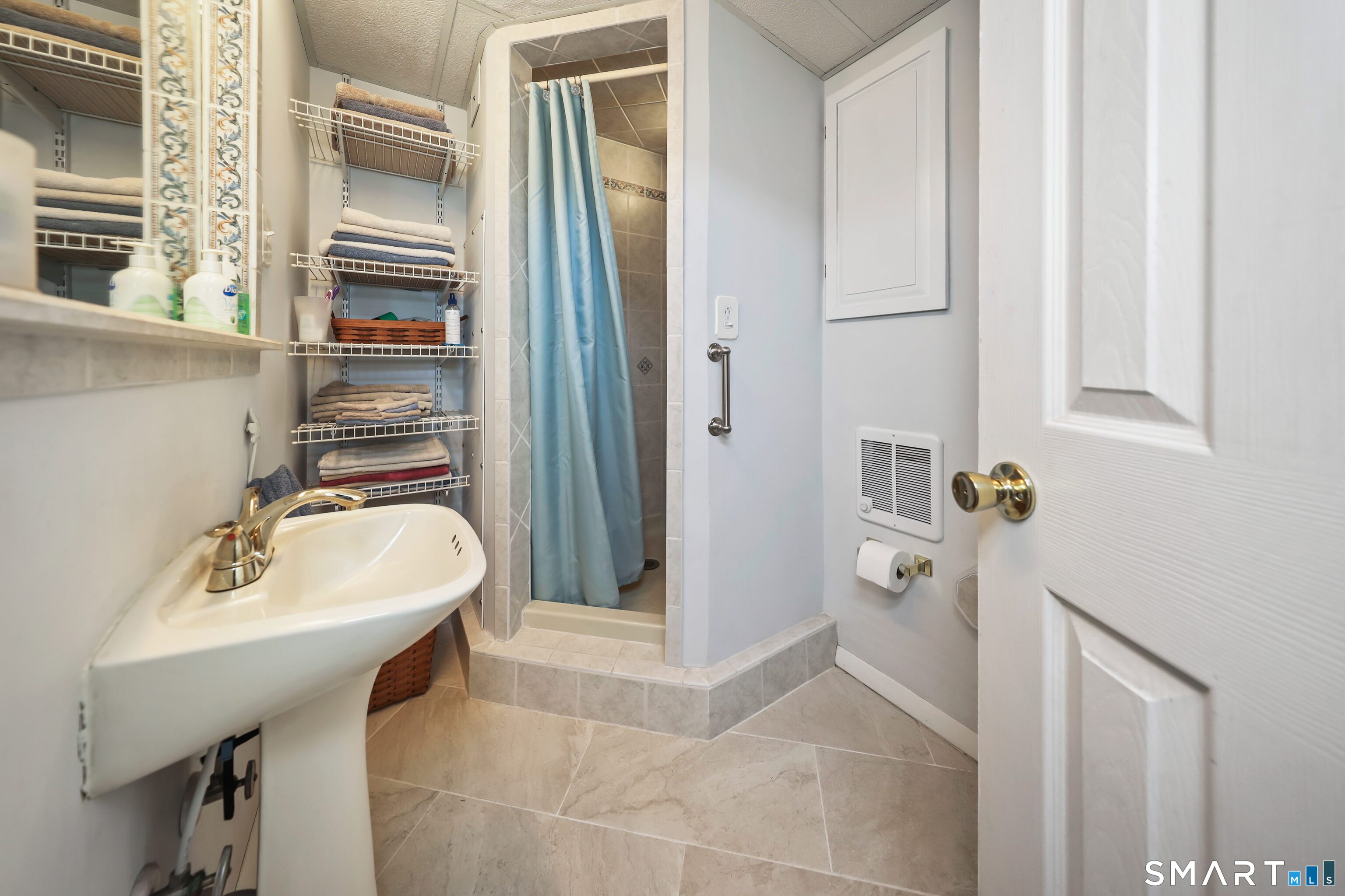 123 Evelyn Drive Naugatuck CT 06770