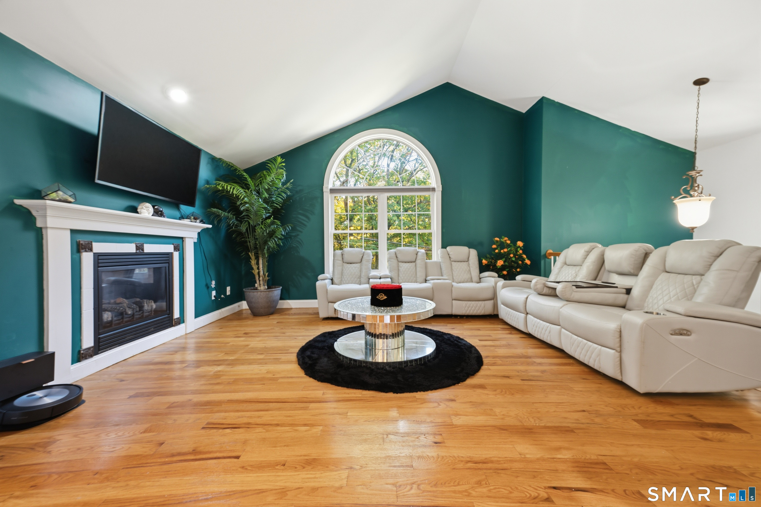 126 Conrad Drive New Haven CT 06515