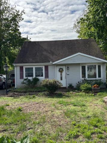 16 Glen Hills Road Meriden CT 06451