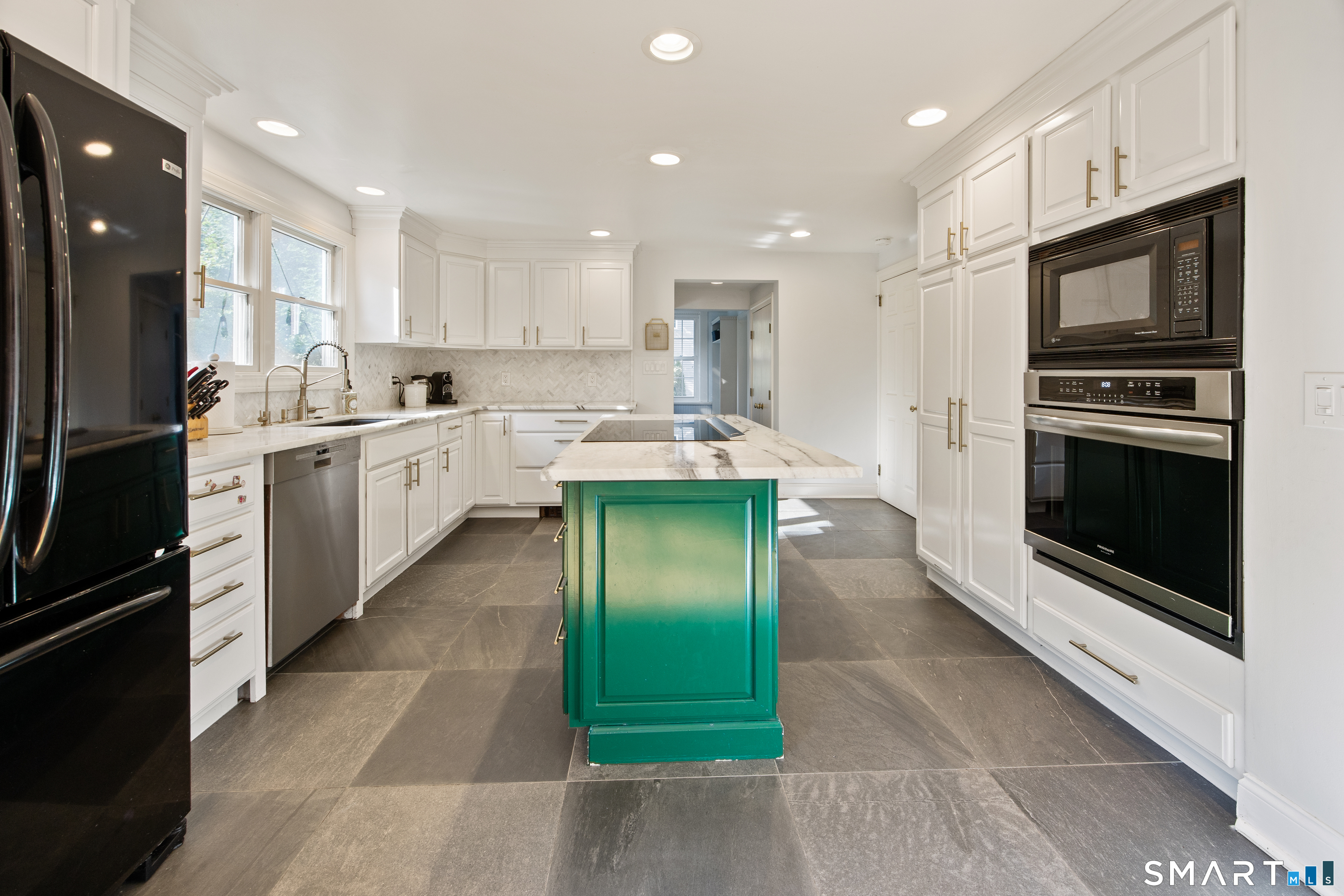 179 Bayard Avenue North Haven CT 06473