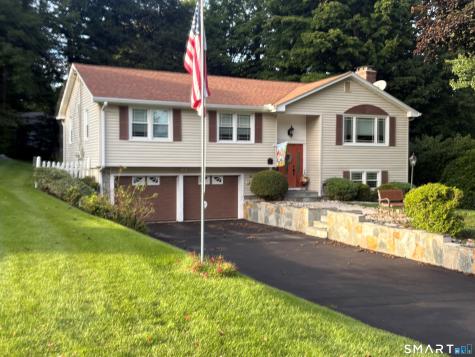 4 Dempsey Court Ansonia CT 06401