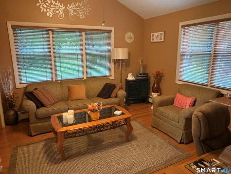 4 Dempsey Court Ansonia CT 06401