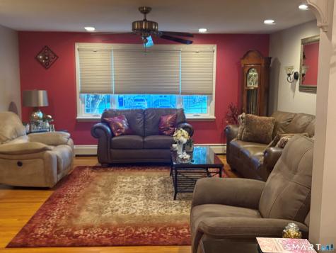 4 Dempsey Court Ansonia CT 06401