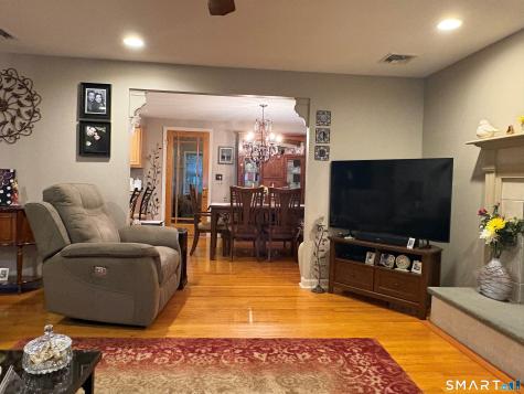 4 Dempsey Court Ansonia CT 06401