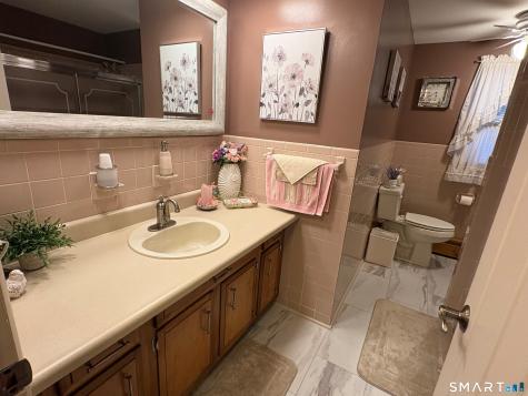 4 Dempsey Court Ansonia CT 06401