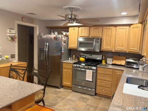 4 Dempsey Court Ansonia CT 06401