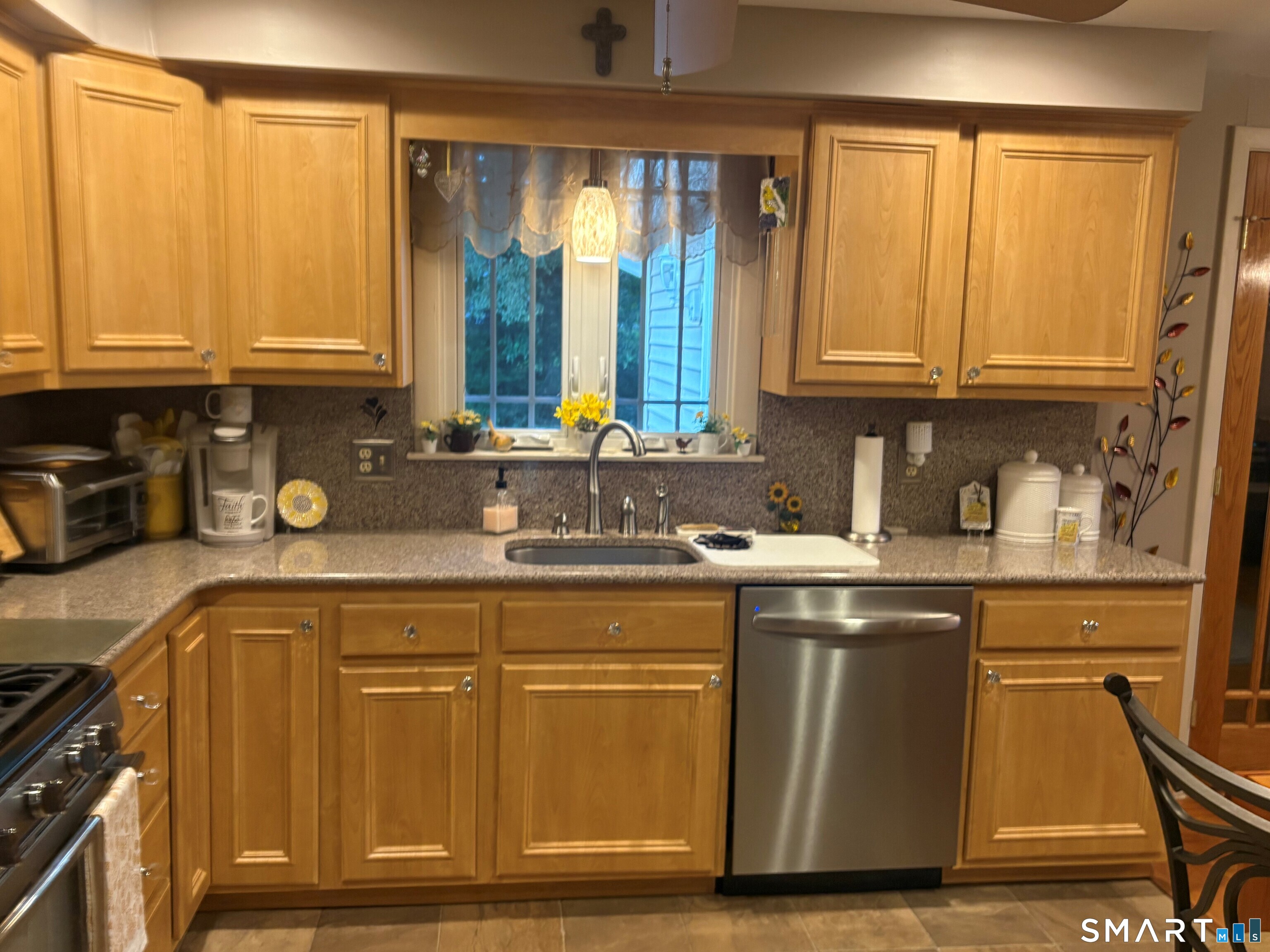 4 Dempsey Court Ansonia CT 06401