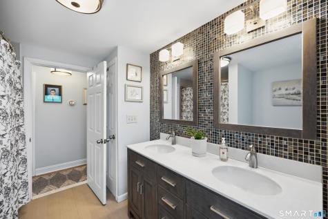 85 Blueberry Knolls Middlebury CT 06762