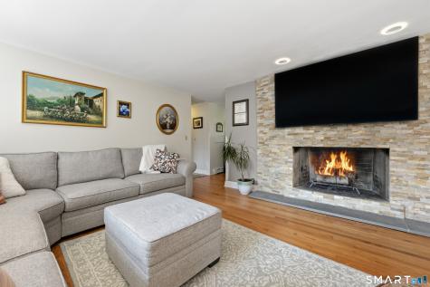 85 Blueberry Knolls Middlebury CT 06762