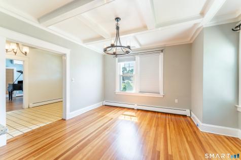 558 Ocean Avenue New London CT 06320