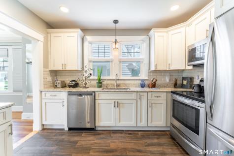 558 Ocean Avenue New London CT 06320