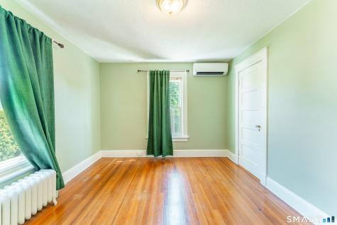 558 Ocean Avenue New London CT 06320