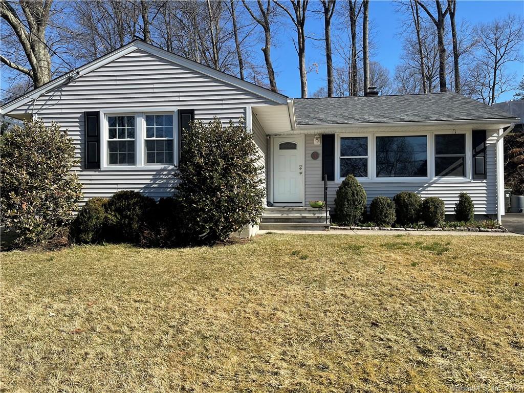 21 Castle Hill Drive Bethel CT 06801