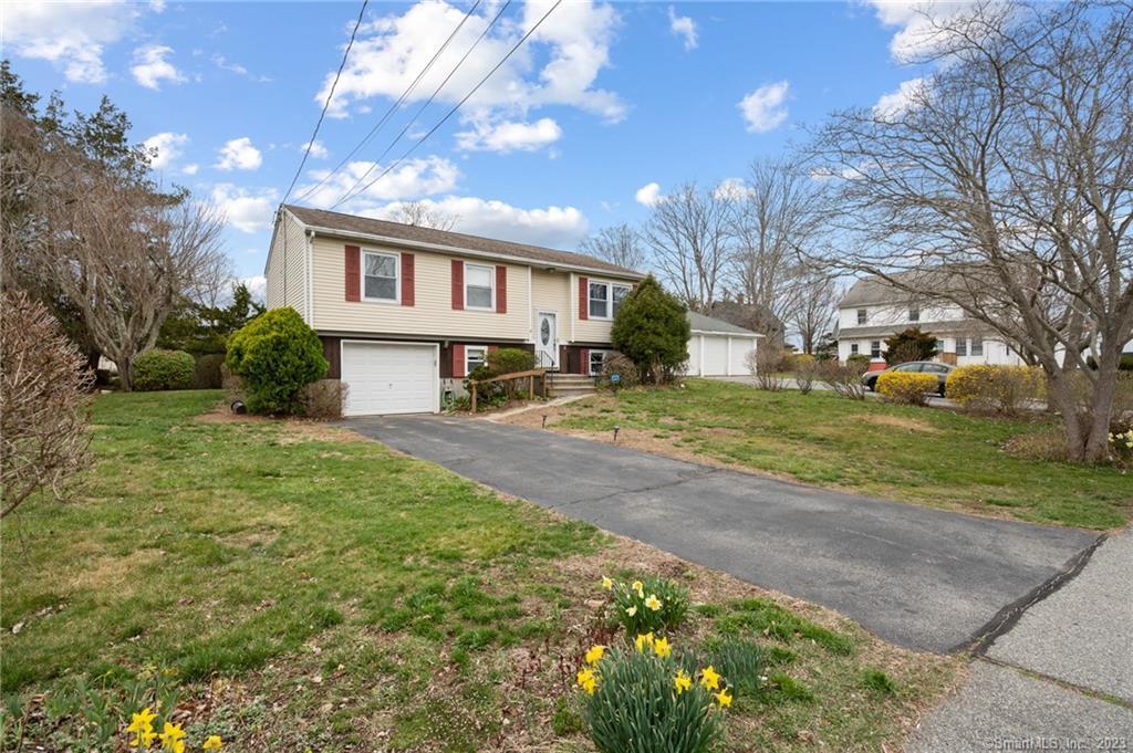 3 Sound View Drive Waterford CT 06385