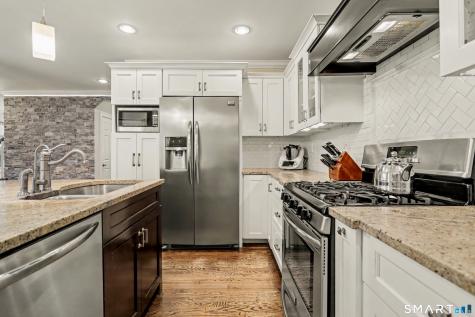 12 Cottage Place Trumbull CT 06611
