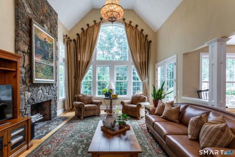 7 Louis Allan Drive Danbury CT 06811