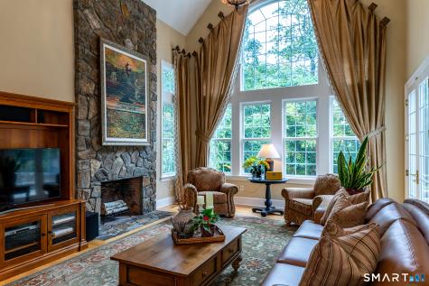 7 Louis Allan Drive Danbury CT 06811