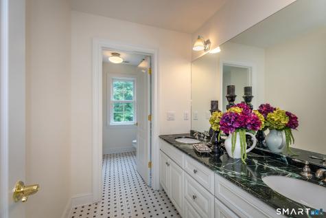 7 Louis Allan Drive Danbury CT 06811