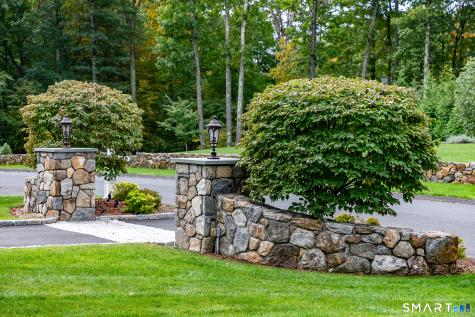 7 Louis Allan Drive Danbury CT 06811