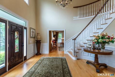 7 Louis Allan Drive Danbury CT 06811