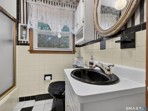 80 Chidsey Drive North Branford CT 06471