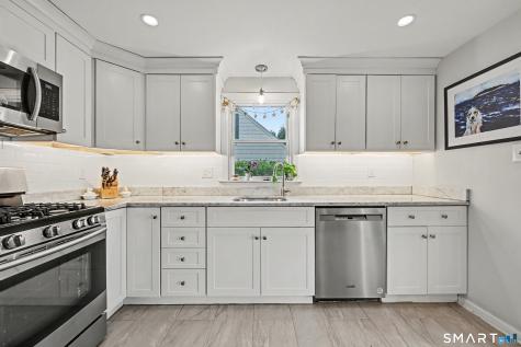 823 Oldfield Road Fairfield CT 06824