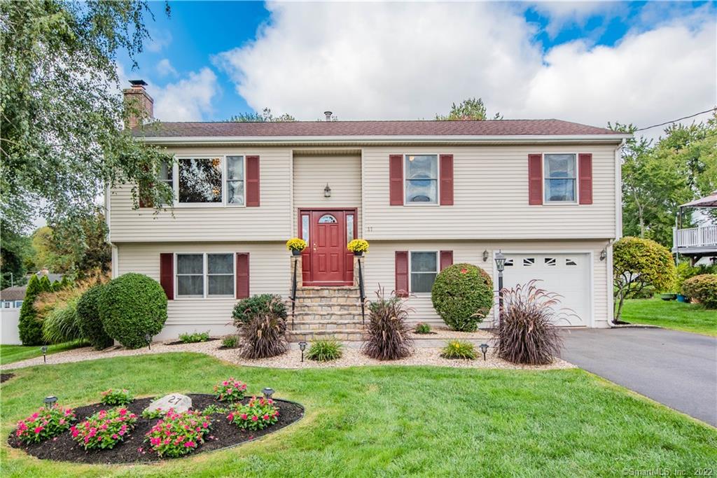 27 Amidon Avenue Newington CT 06111