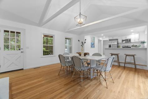 20 Ravenwood Drive Weston CT 06883