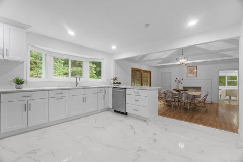 20 Ravenwood Drive Weston CT 06883