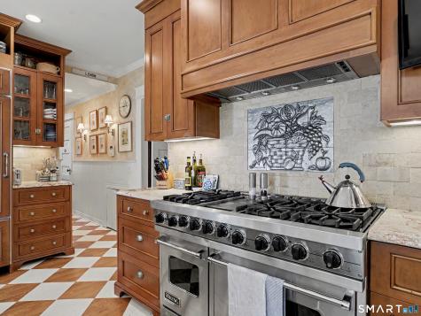2477 Bronson Road Fairfield CT 06824