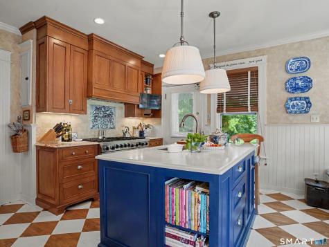 2477 Bronson Road Fairfield CT 06824