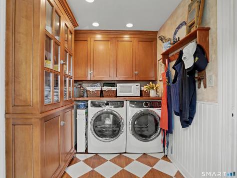 2477 Bronson Road Fairfield CT 06824