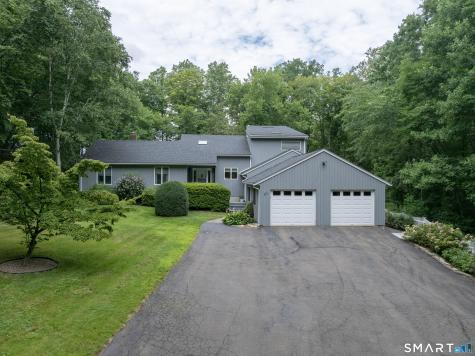 27 Wildwood Road North Branford CT 06405