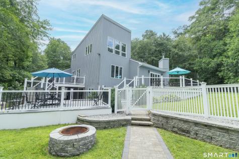 27 Wildwood Road North Branford CT 06405
