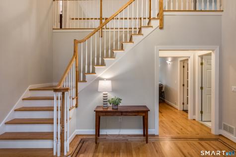 10 Whitman Pond Road Simsbury CT 06070