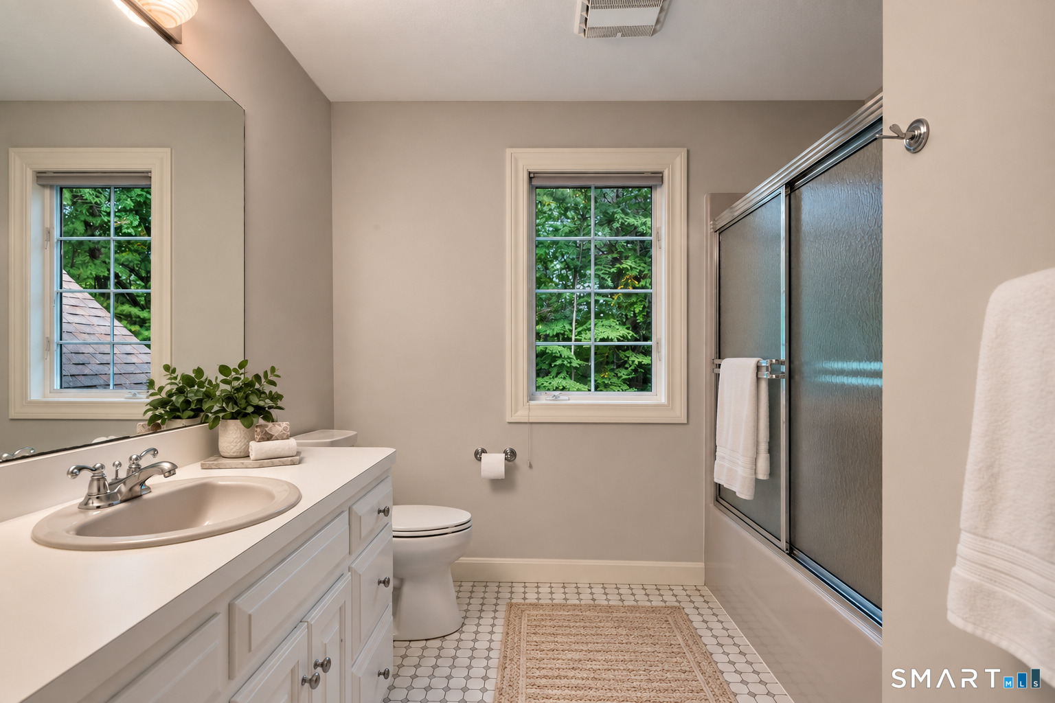 10 Whitman Pond Road Simsbury CT 06070