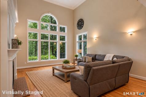 10 Whitman Pond Road Simsbury CT 06070