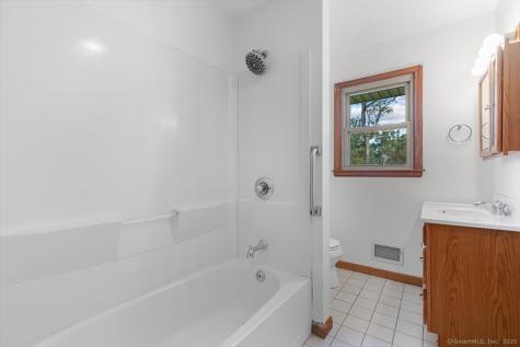 11 Williams Road North Branford CT 06471