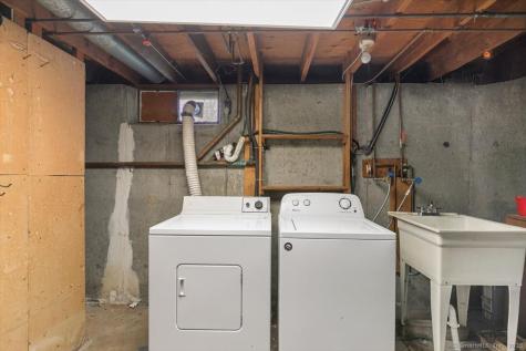 11 Williams Road North Branford CT 06471