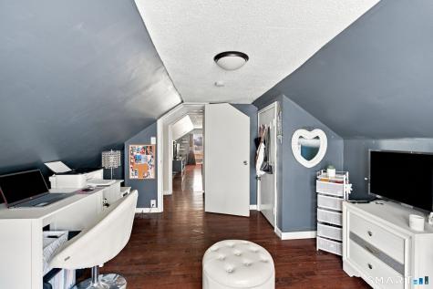 21 Cromwell Street Hartford CT 06114